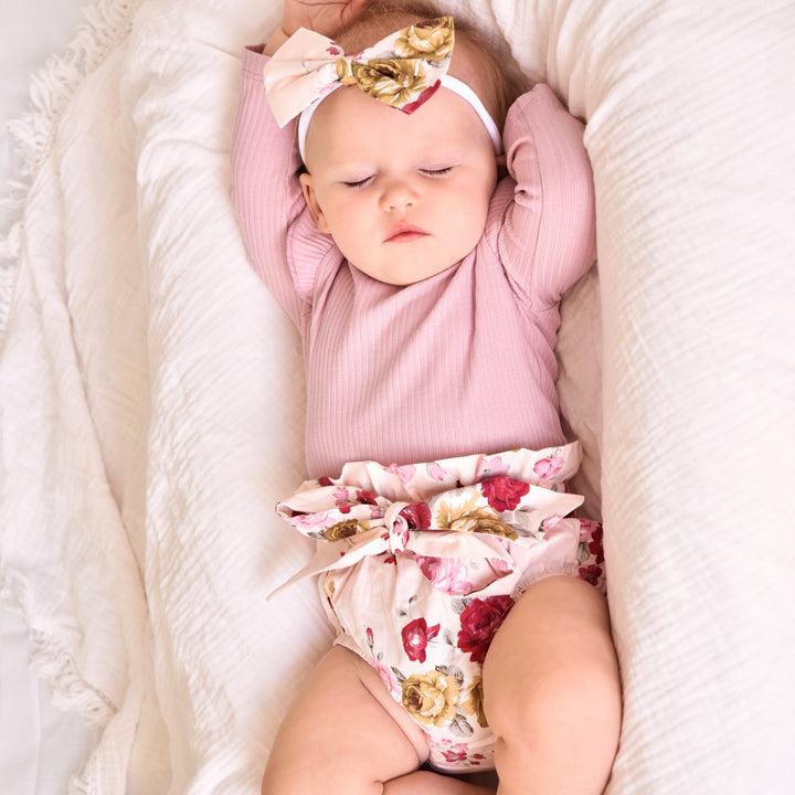 Bloomers & Bow - Winnie