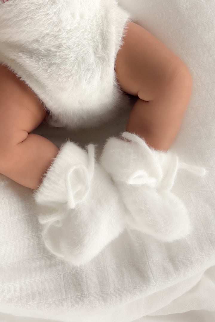 Fluffy Knitted Booties - Marshmallow