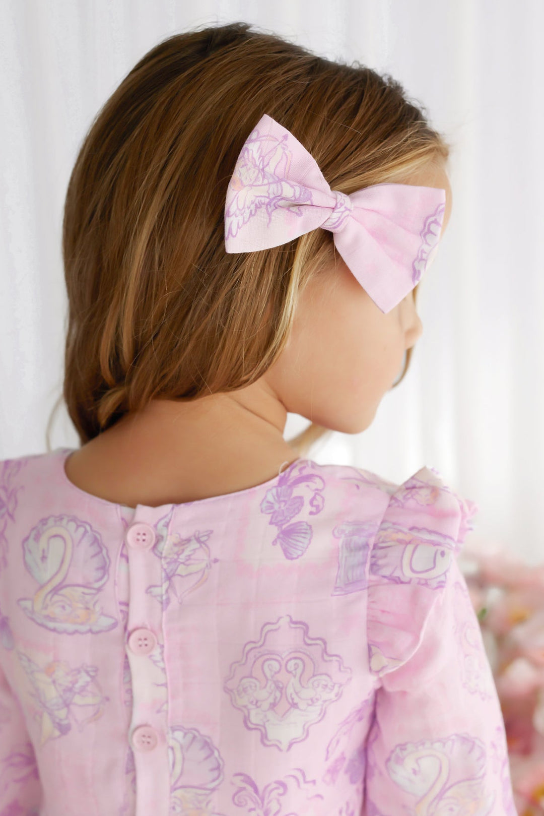 Muslin Large Bow Clip - Swan