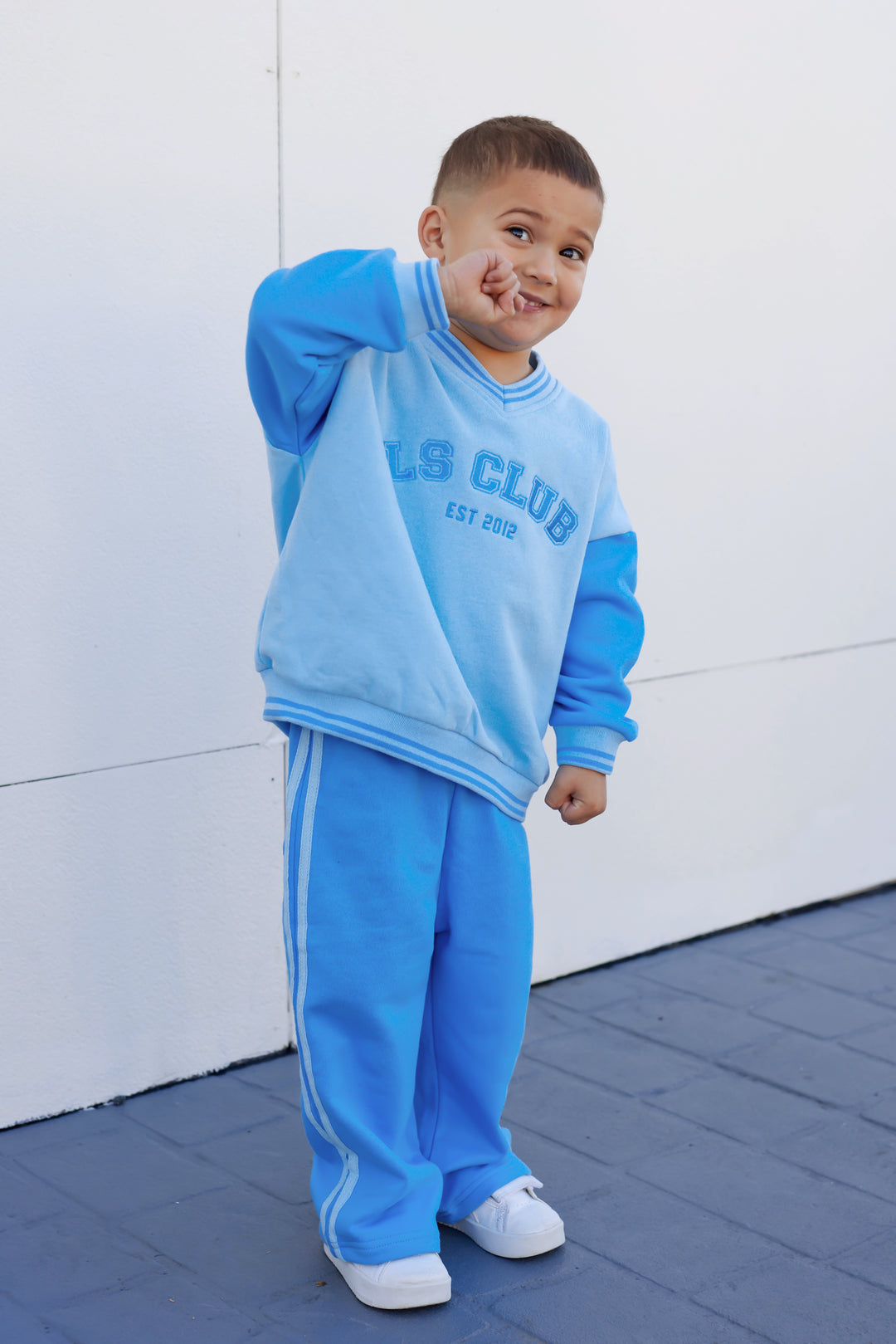 V Neck Logo Jumper - Blue