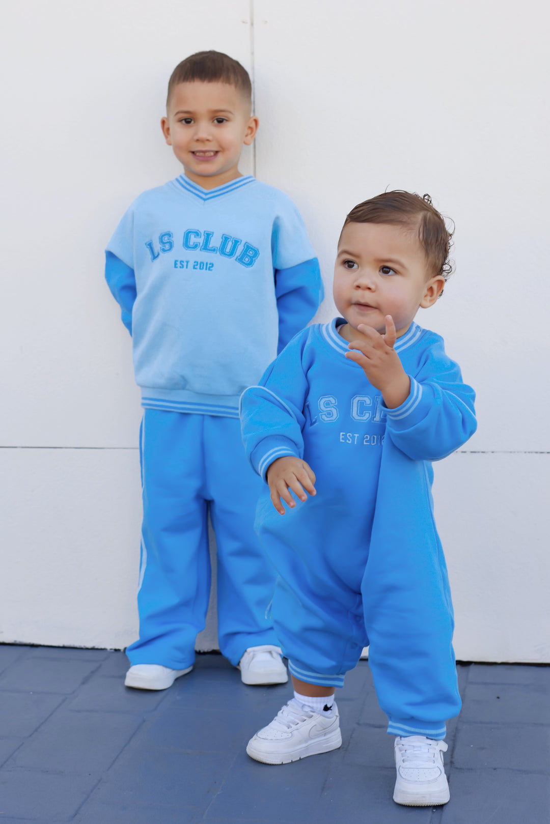 V Neck Logo Jumper - Blue