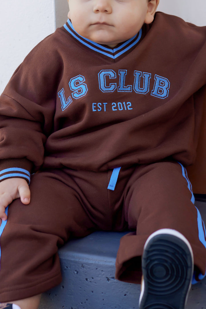 V Neck Logo Jumper - Chocolate