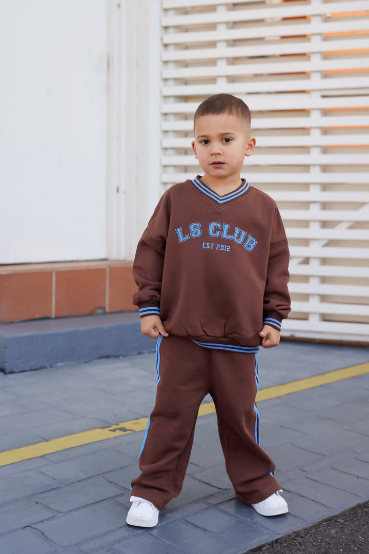 V Neck Logo Jumper - Chocolate