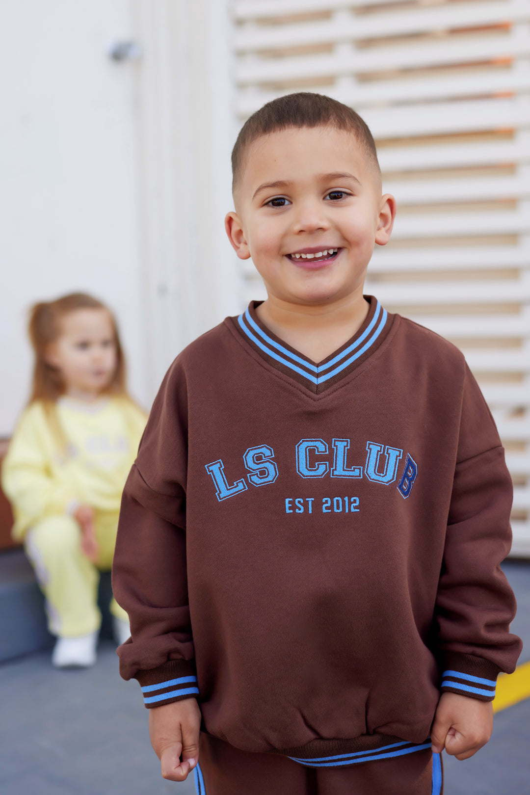 V Neck Logo Jumper - Chocolate