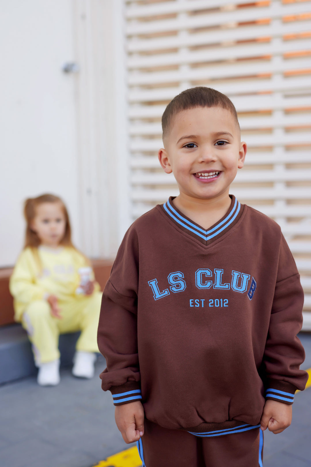 V Neck Logo Jumper - Chocolate