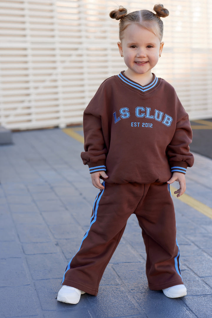 V Neck Logo Jumper - Chocolate