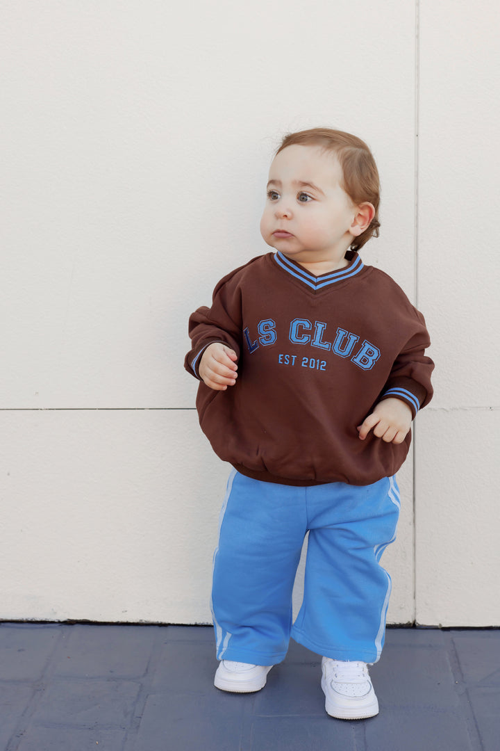 V Neck Logo Jumper - Chocolate