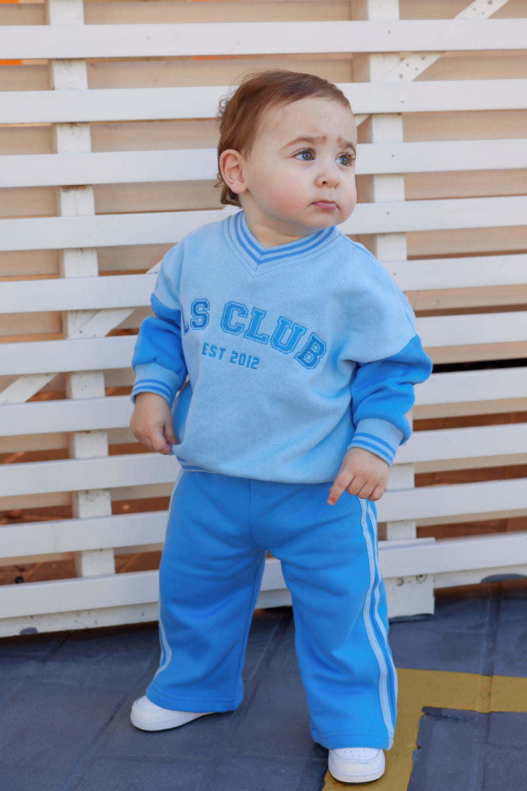 V Neck Logo Jumper - Blue