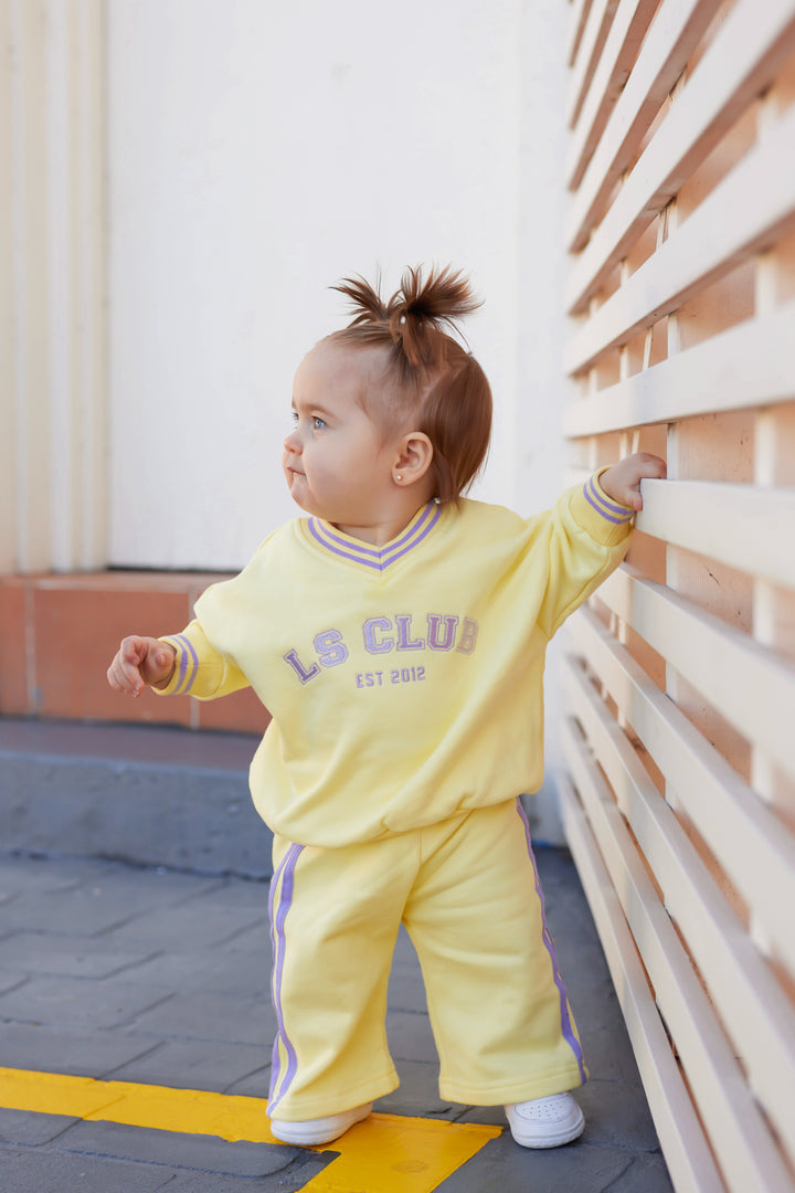 V Neck Logo Jumper - Yellow